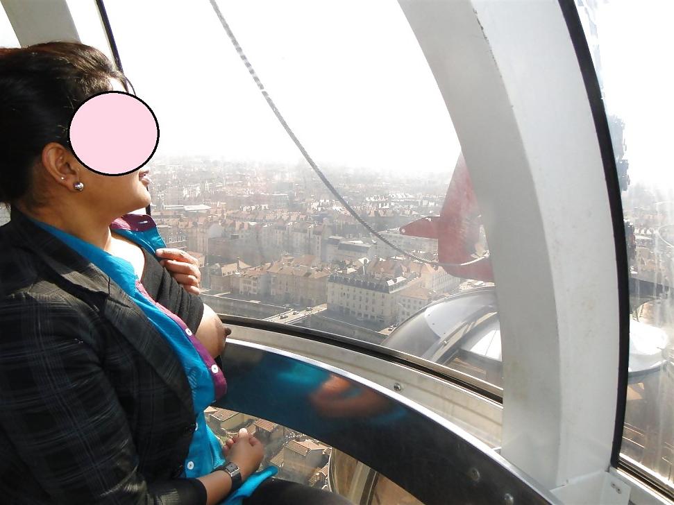 5P An indian wife flashing on london eye