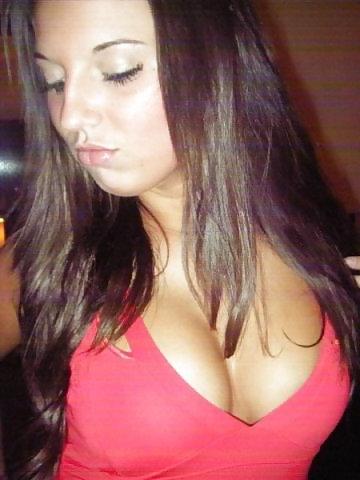14P Hot social networking babes