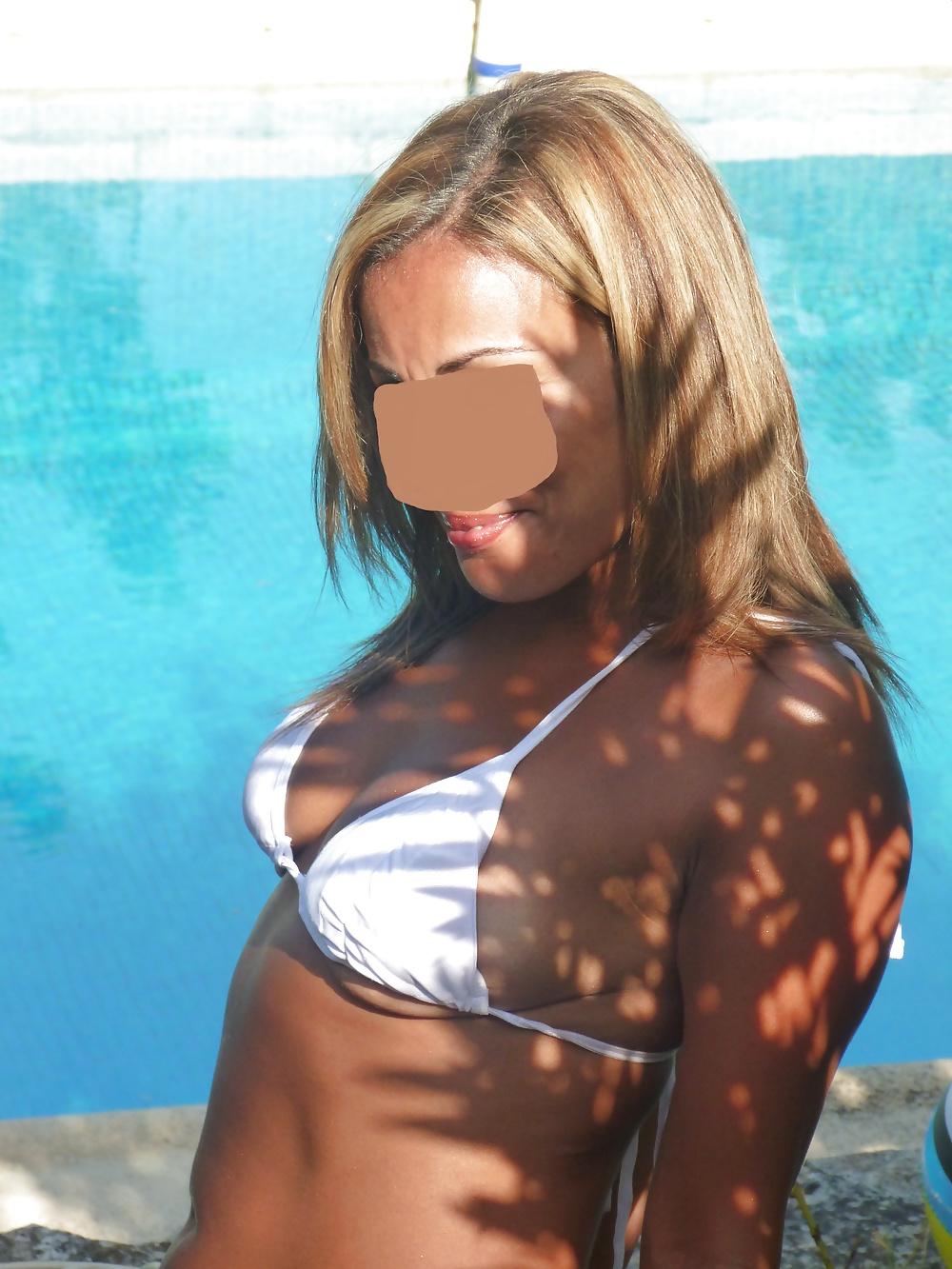 25P Ma beurette marocaine en bikini string blanc