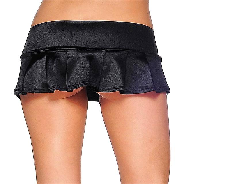 25P Pleated Skirt Babes