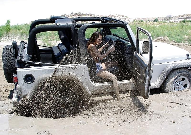 25P Amateur Jeep Babes - Mojitog
