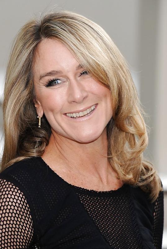 25P Would love to lick Angela Ahrendts' boots