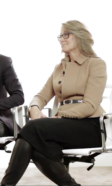 25P Would love to lick Angela Ahrendts' boots
