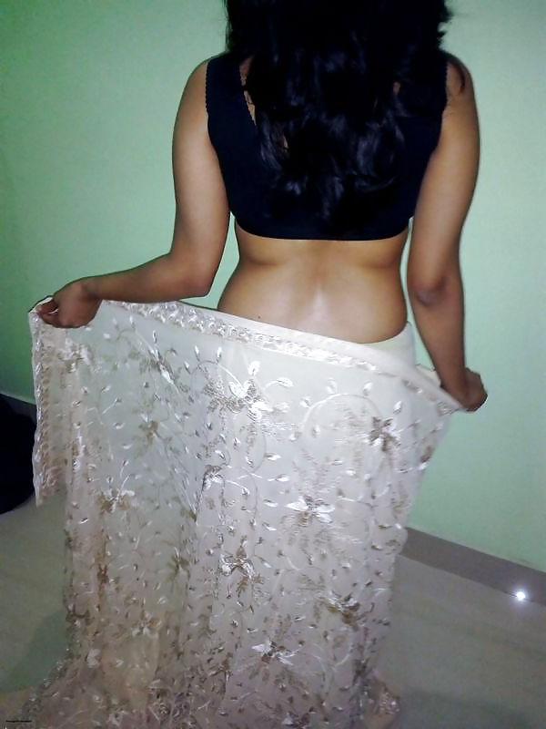 9P That sexy Indian office lady.. taking off her saree 