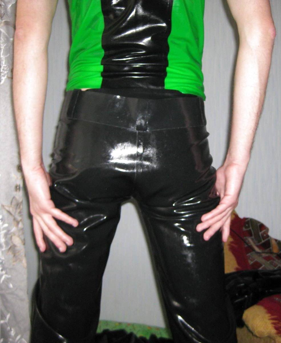 16P 3-rd. 2012-04-12. Latex jeans, belts t-shirt and socks.
