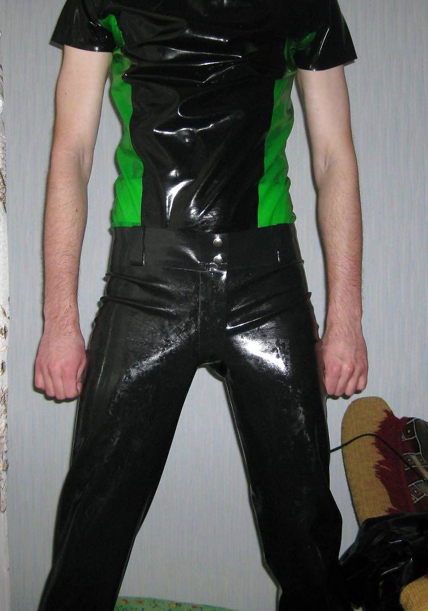16P 3-rd. 2012-04-12. Latex jeans, belts t-shirt and socks.