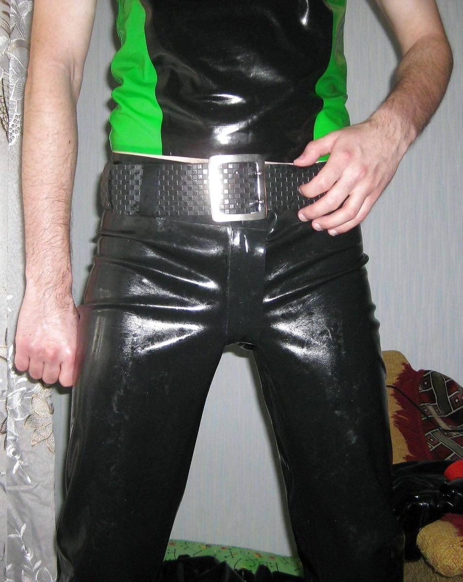 16P 3-rd. 2012-04-12. Latex jeans, belts t-shirt and socks.