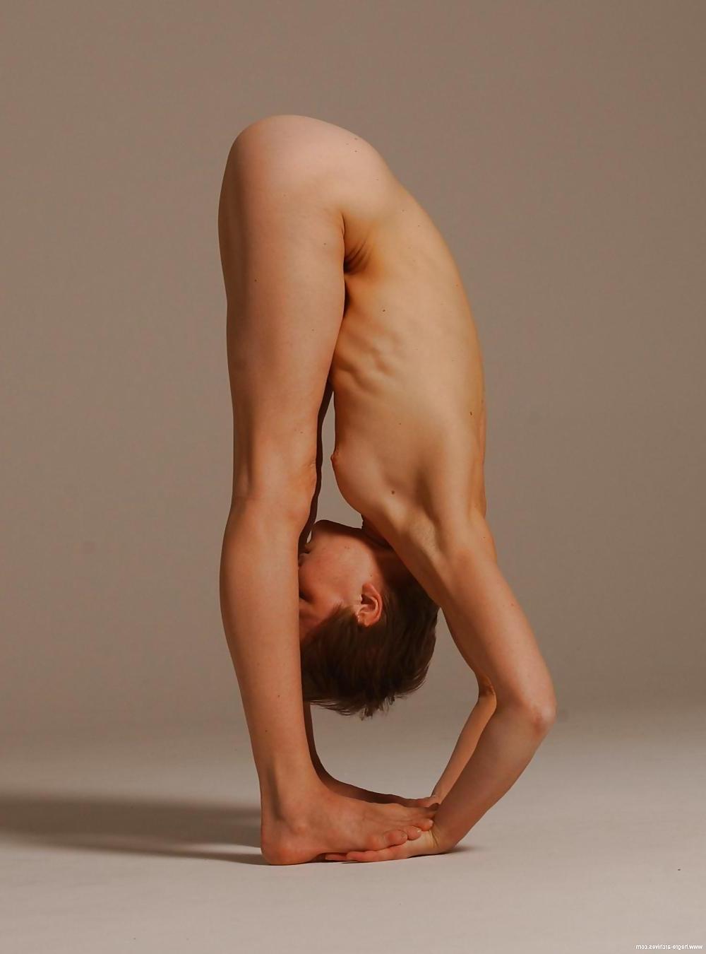 25P Hot n sexy yoga babes