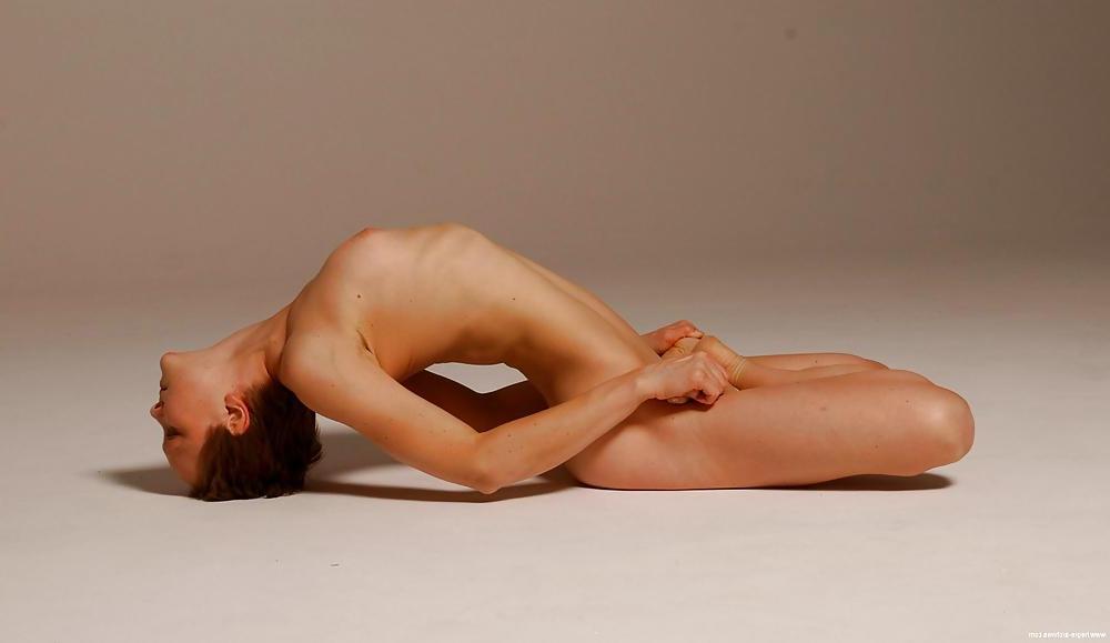 25P Hot n sexy yoga babes