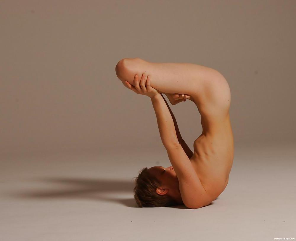 25P Hot n sexy yoga babes