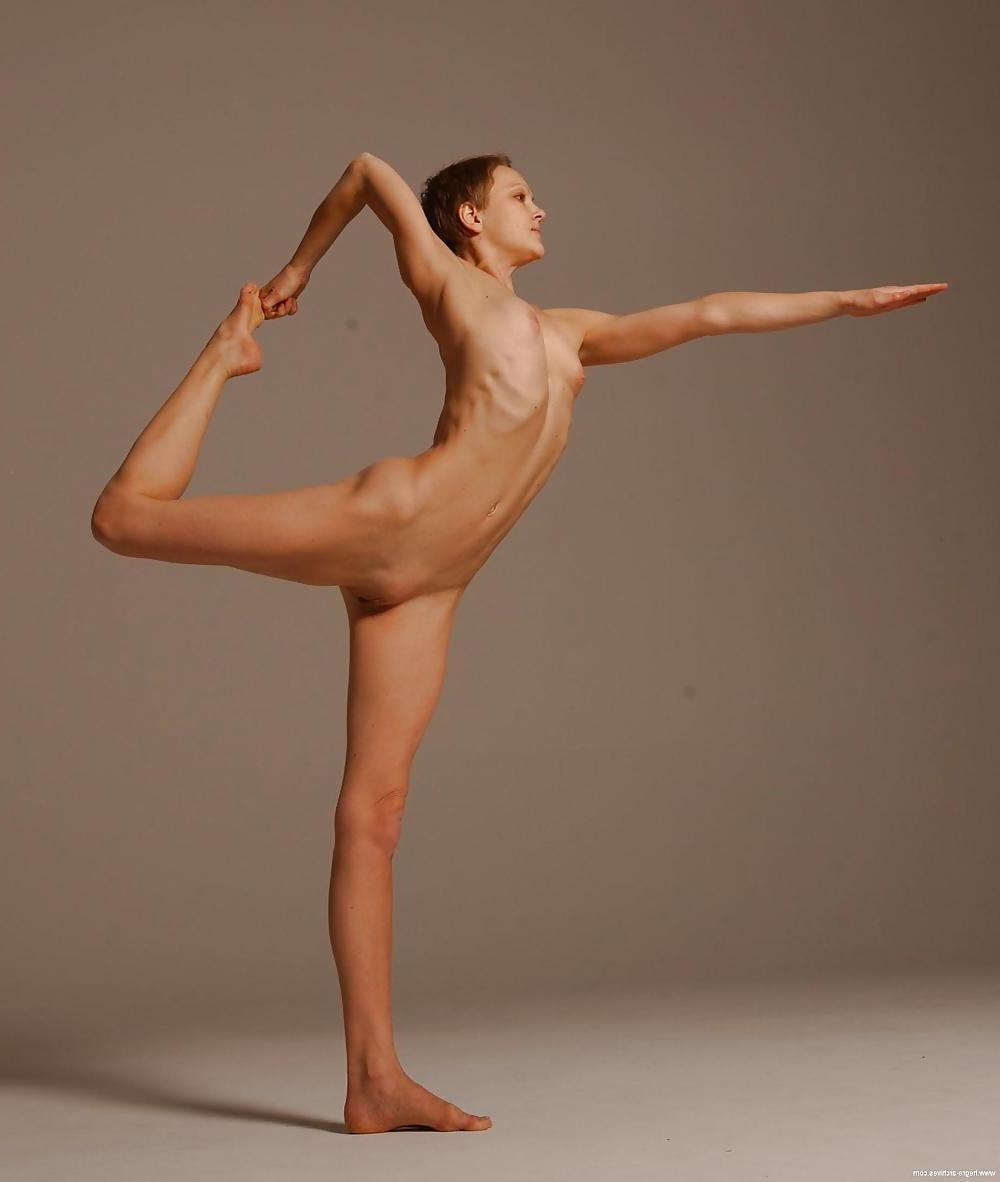 25P Hot n sexy yoga babes