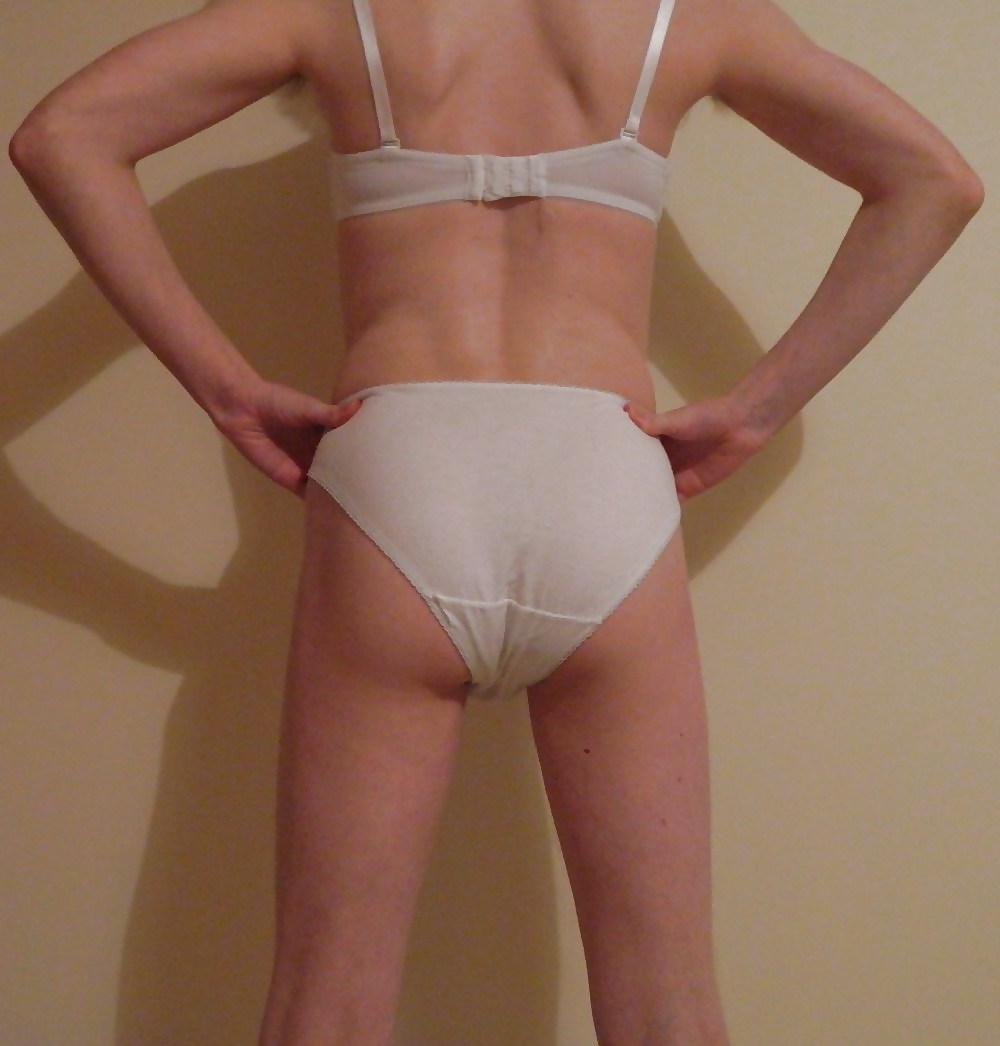 22P Cheryl Hole - Panty Poser
