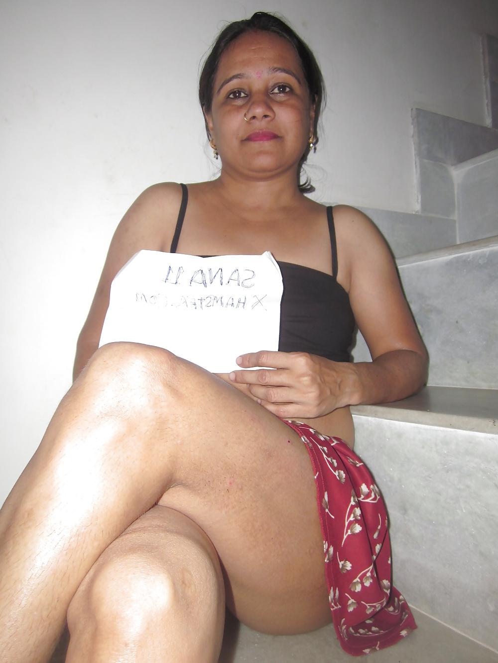 25P Indian  upskirt