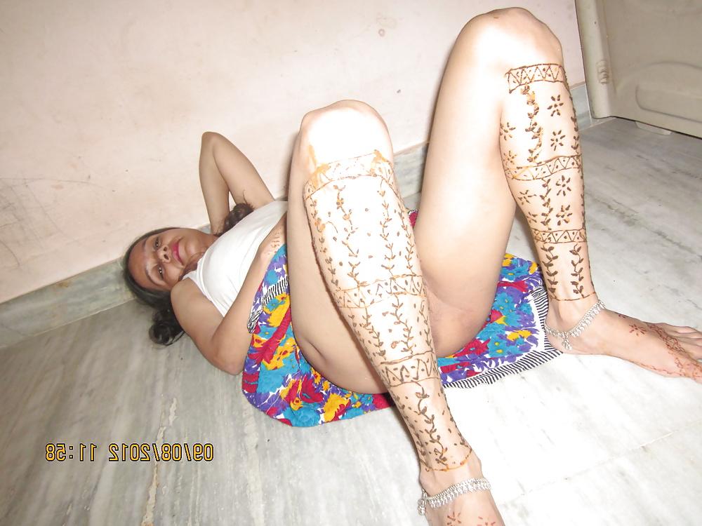25P Indian  upskirt
