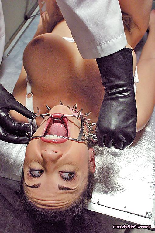 16P Babes in pantyhose-Doctor takes advantage.