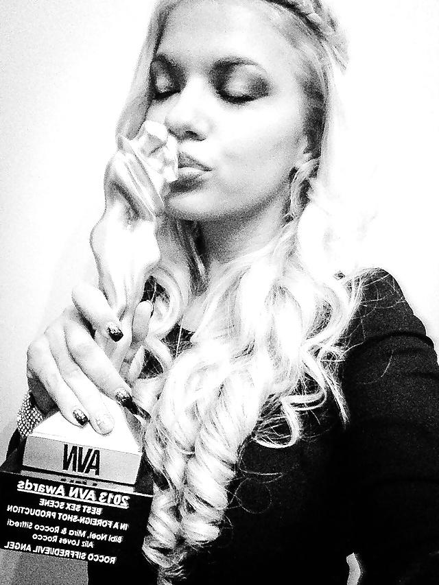 16P Sexy Hungarian Pornstar