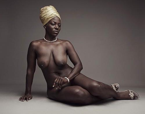 6P Ebony Girl