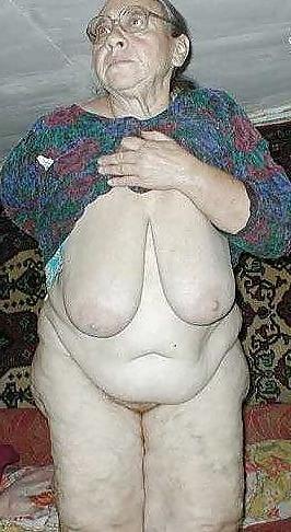 25P Mature with big floppy tits!!