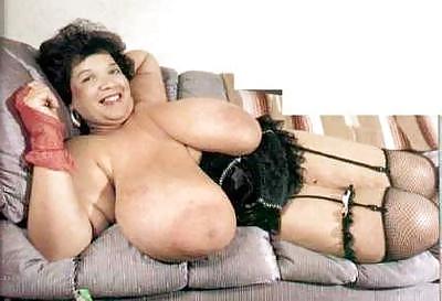 25P Mature with big floppy tits!!