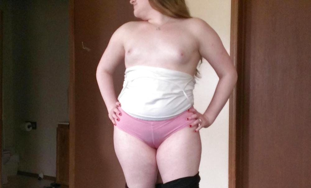 25P Teen gf's ass in leggings showing ass tits pussy 2