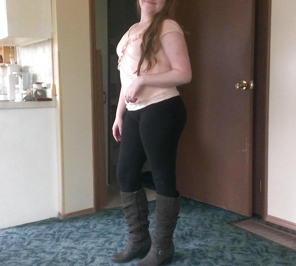 25P Teen gf's ass in leggings showing ass tits pussy 2