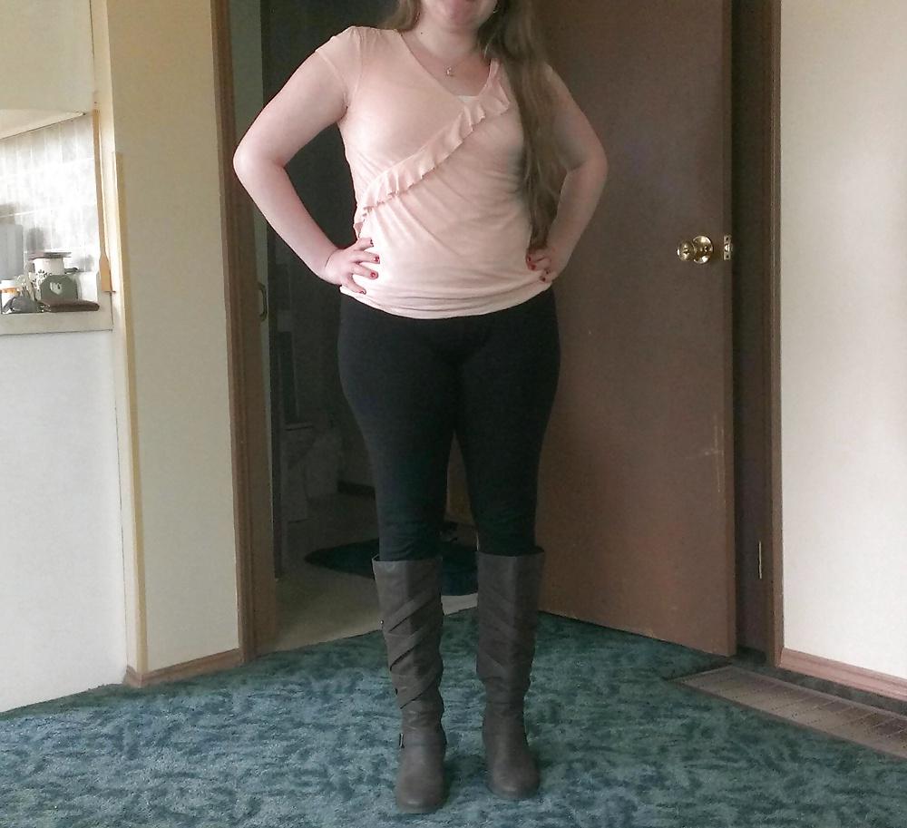25P Teen gf's ass in leggings showing ass tits pussy 2