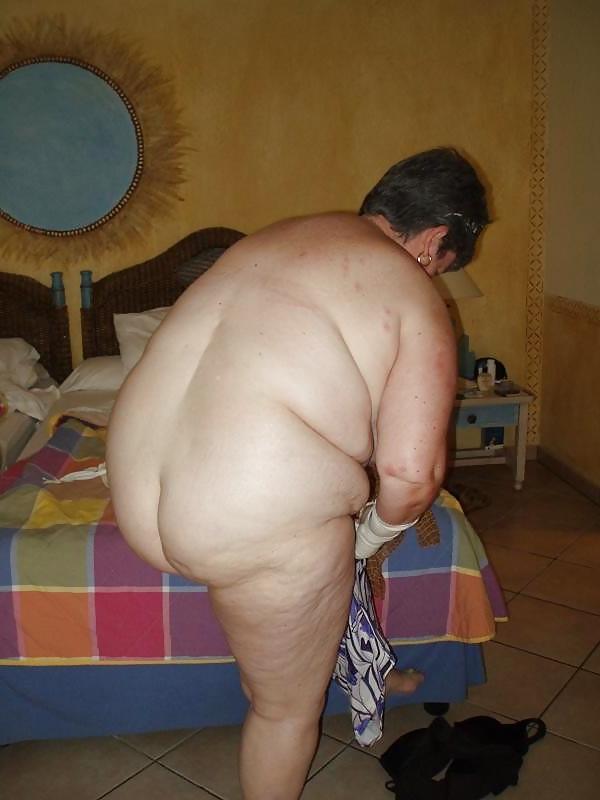 22P Big boobs plump granny
