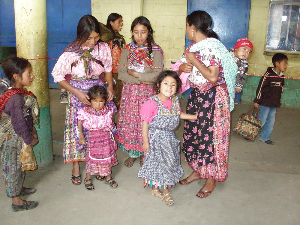 25P Spanish women