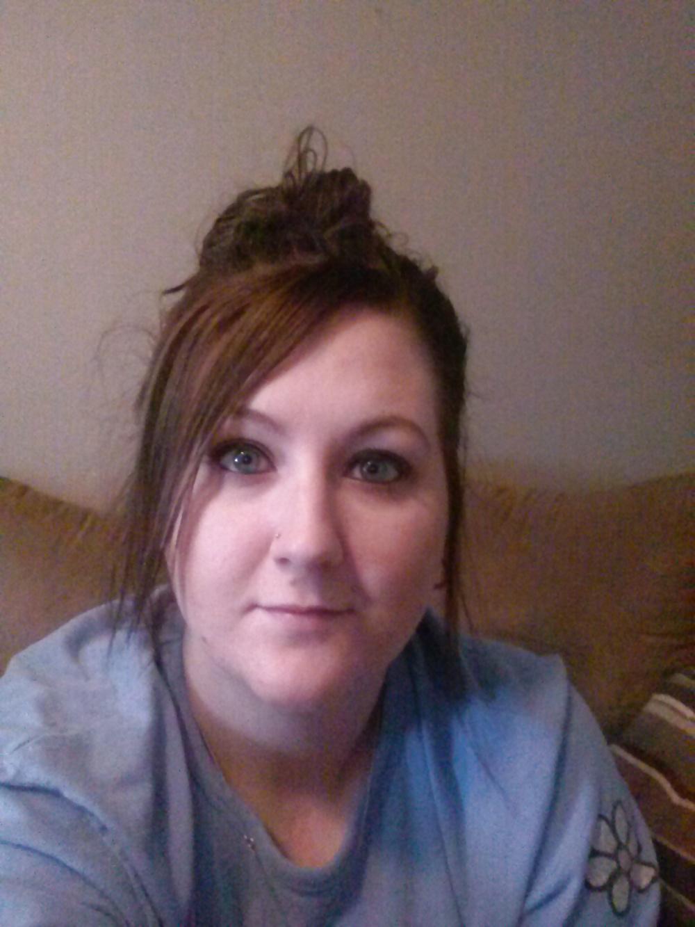 15P Her husband doesn't know she likes showing off her tits