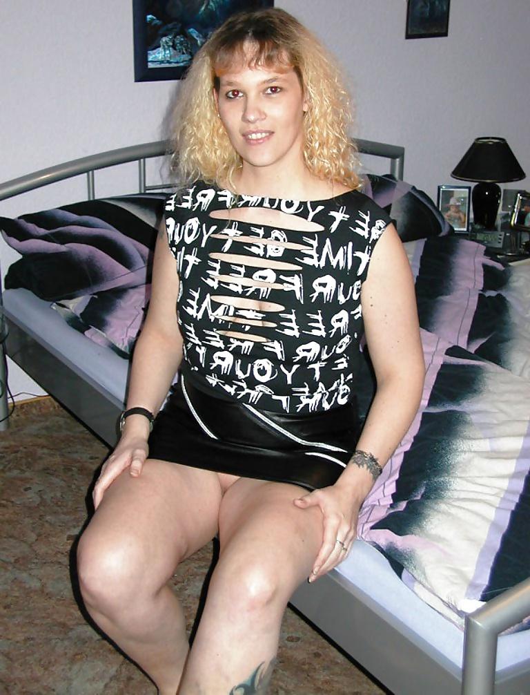 25P Private pictures of a horny and hot 39-year German MILF