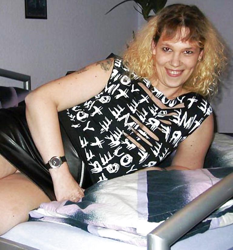 25P Private pictures of a horny and hot 39-year German MILF