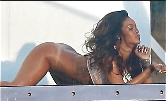 16P Rihanna Bottomless Photoshoot Pictures