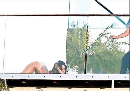 16P Rihanna Bottomless Photoshoot Pictures