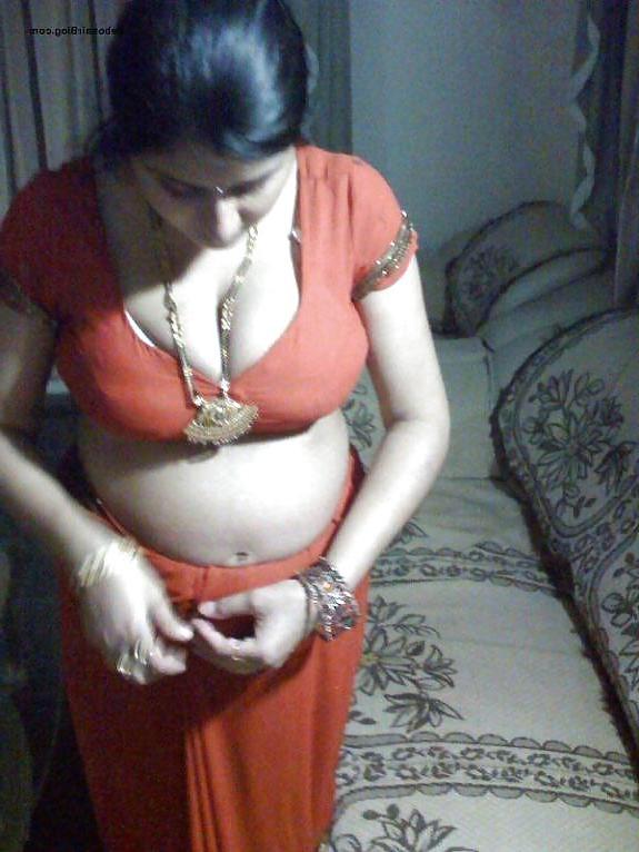 25P Bhabhi's pussy indian-part 2