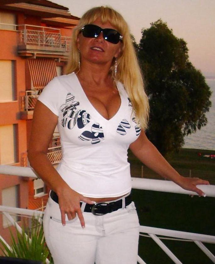 11P Big tit Hungarian newsreader Zsuzsa Garami