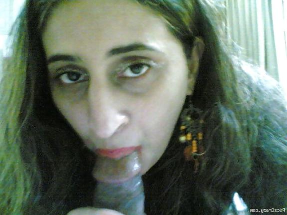 25P Paki Muslim aunty becomes Hindu maid and sex slave