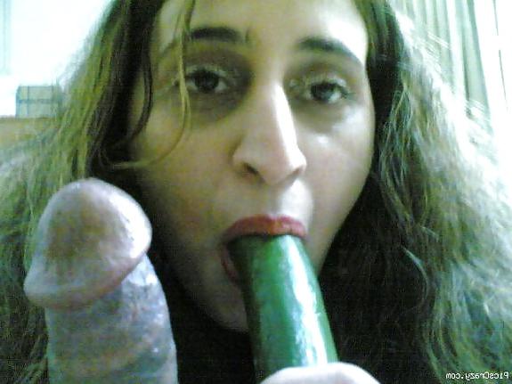 25P Paki Muslim aunty becomes Hindu maid and sex slave