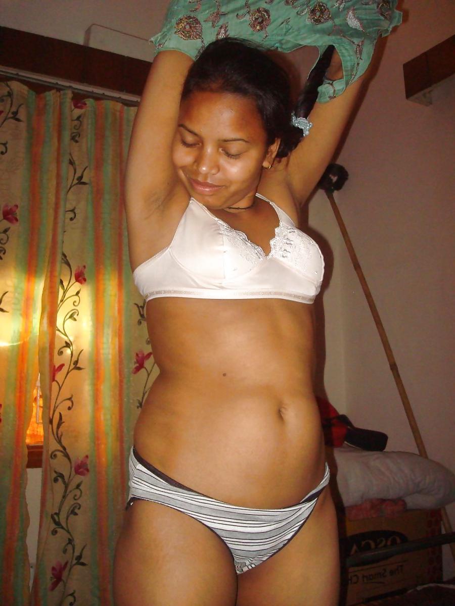 25P Indian aunty show 7