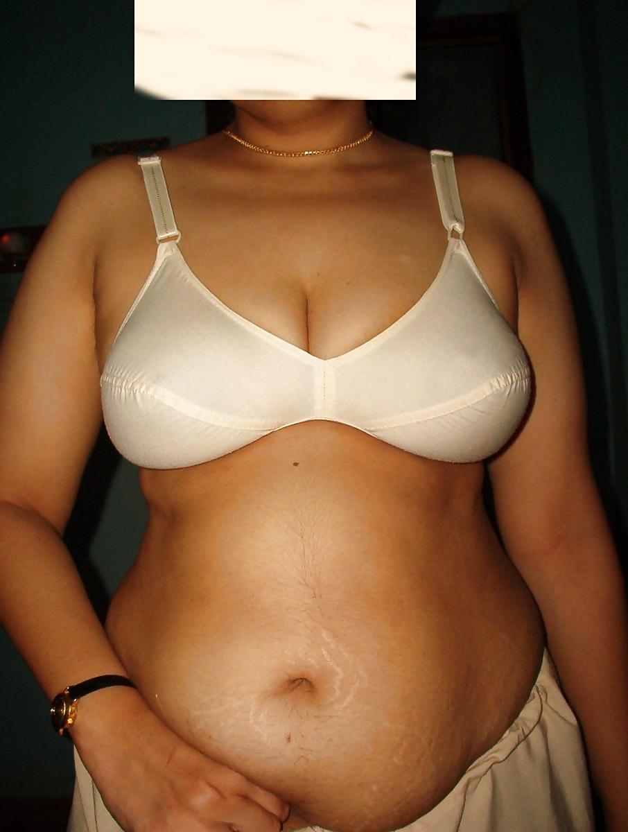 25P Indian aunty show 7