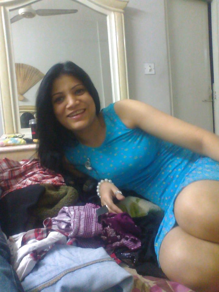 15P My Friend's Wife Samina