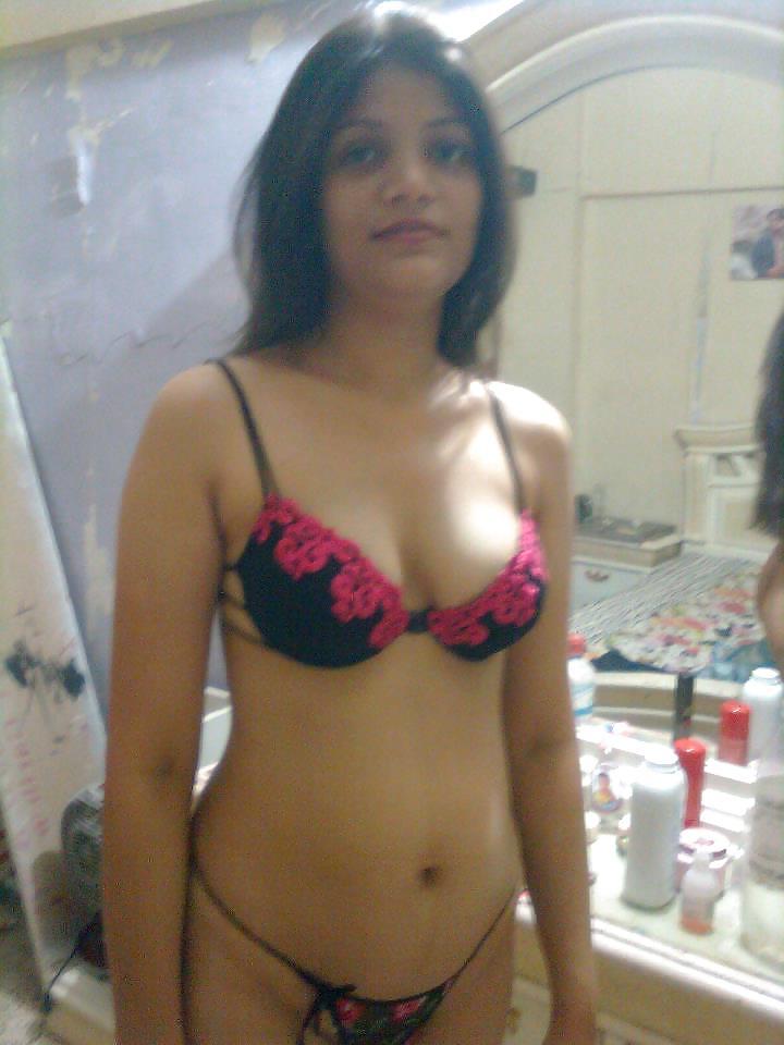 15P My Friend's Wife Samina