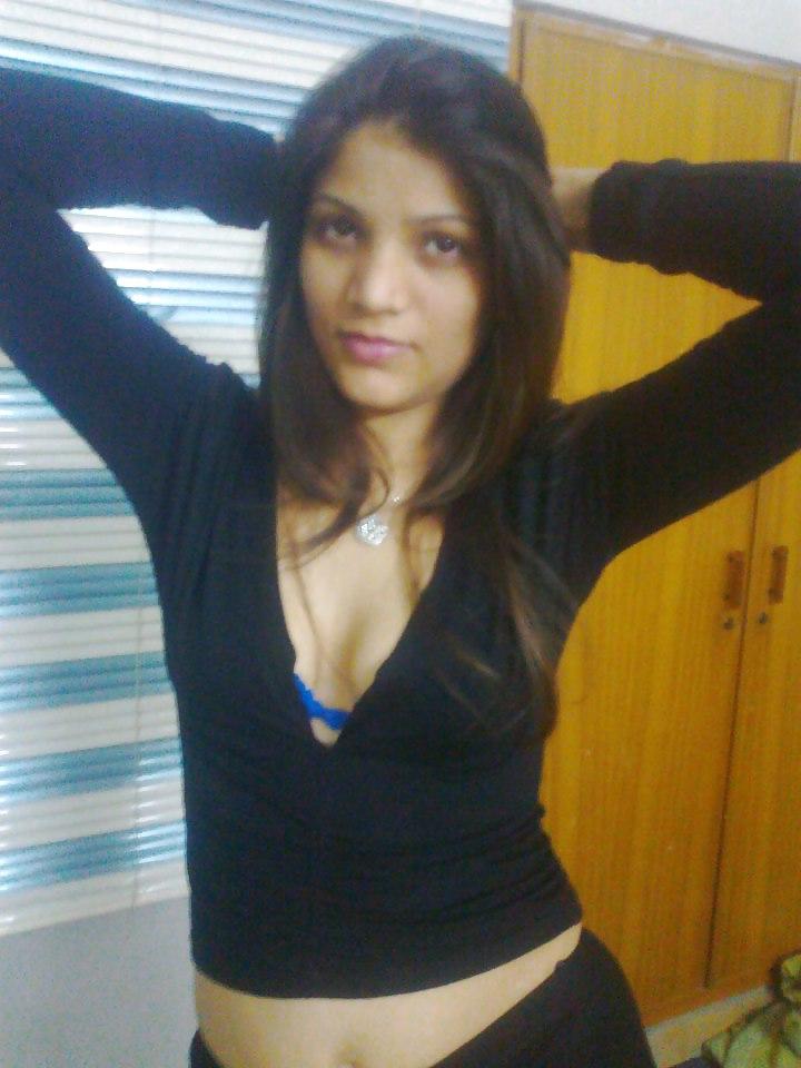 15P My Friend's Wife Samina