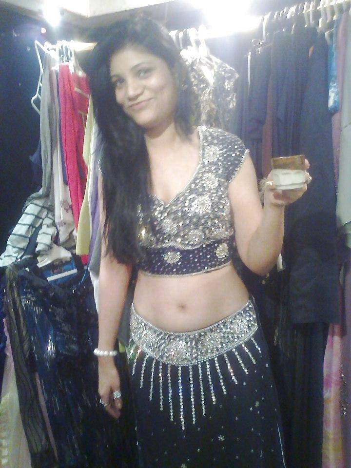 15P My Friend's Wife Samina