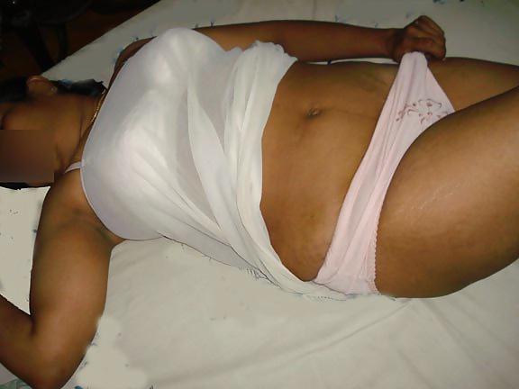 25P Indian aunty show 3