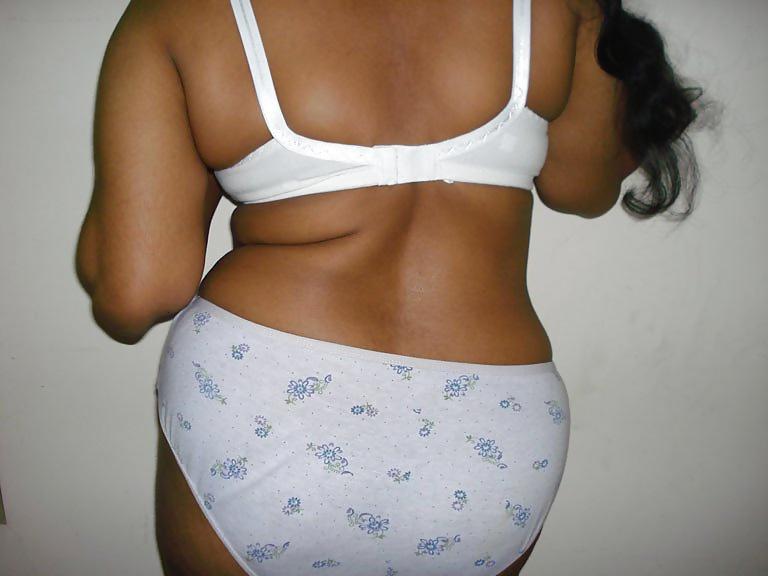 25P Indian aunty show 3