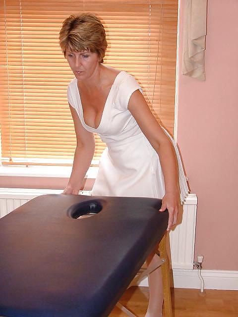 25P Sara gets a massage.