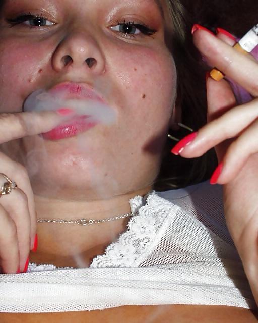 25P SMOKING BEAUTIES 3