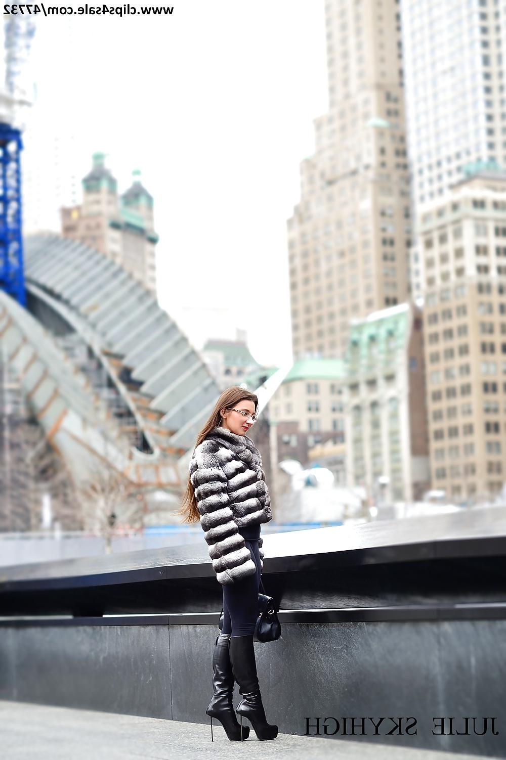 8P Julie skyhigh in new york in sexy leather boots & fur