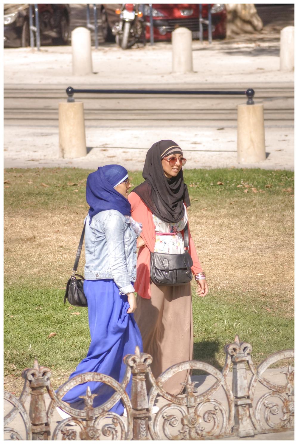 24P Belle Beurette en Hijab  2