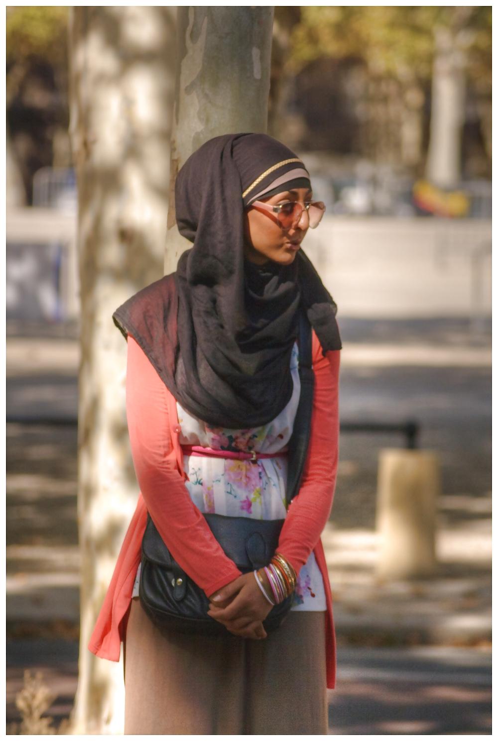 24P Belle Beurette en Hijab  2